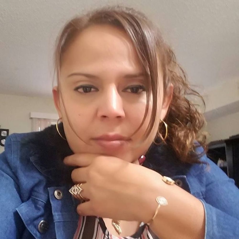 Meet your Posher, Kenia isabel